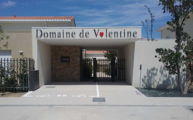 Lettrage du Domaine de Valentine par Sim Fermetures
