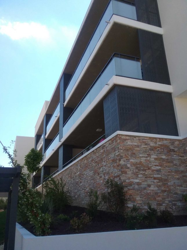 Installation des celliers de balcon par Sim Fermetures - George