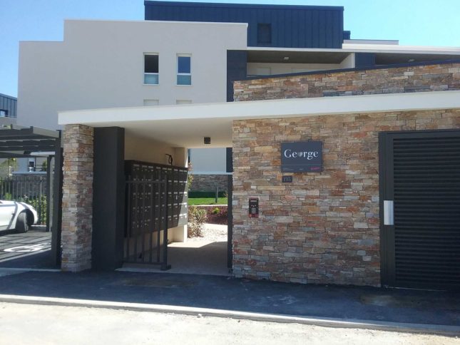 Pose de contrôle d'accès et pergolas par Sim Fermetures - George